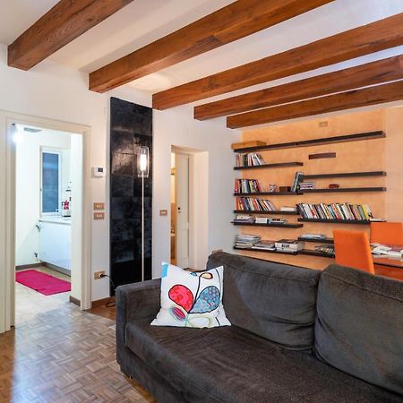 Piazza Napoleone Lovely Central Apartment Lucca Luaran gambar