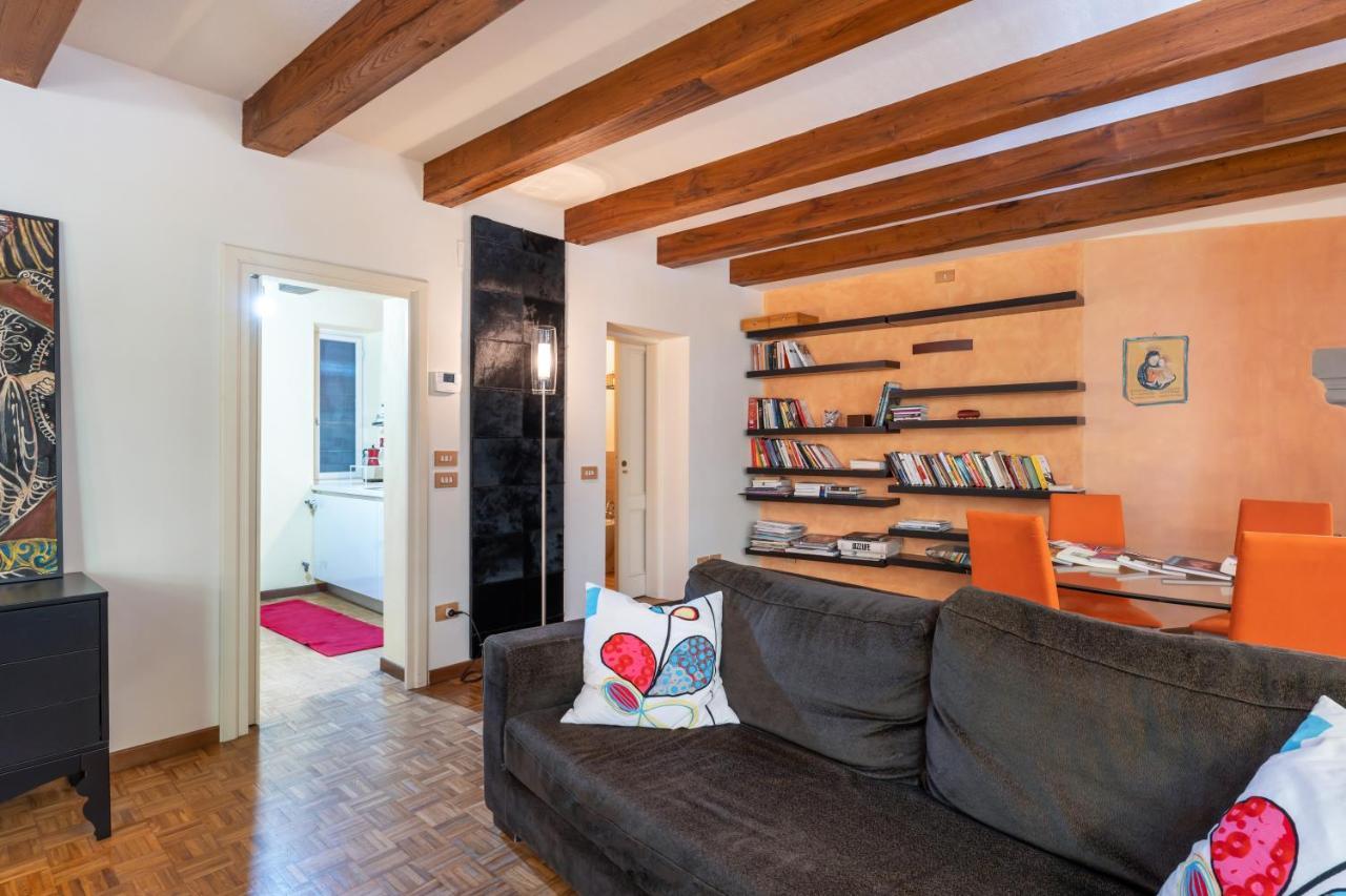Piazza Napoleone Lovely Central Apartment Lucca Luaran gambar