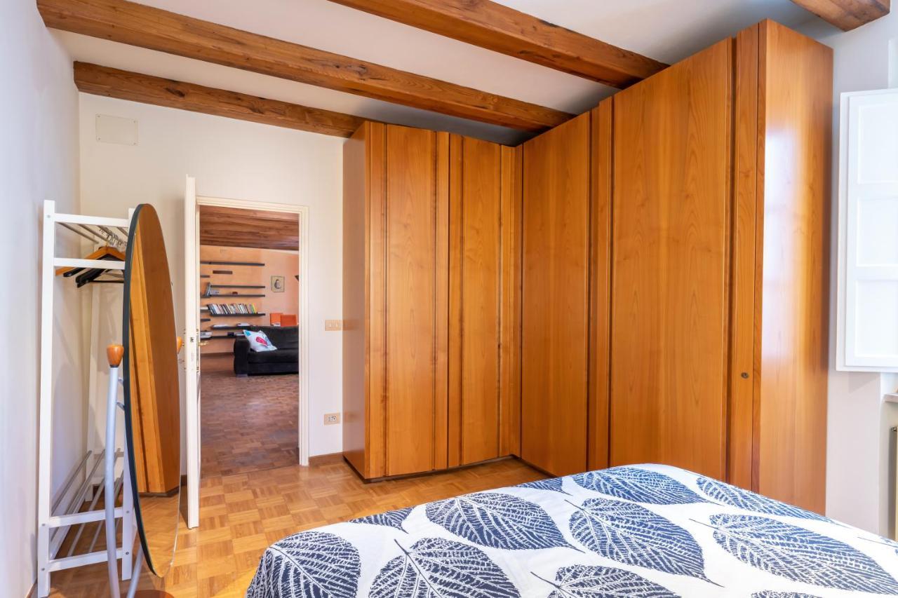 Piazza Napoleone Lovely Central Apartment Lucca Luaran gambar