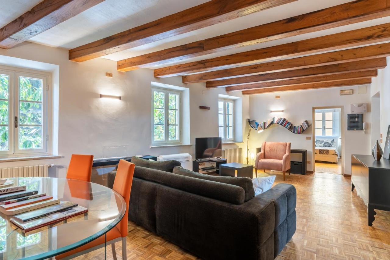 Piazza Napoleone Lovely Central Apartment Lucca Luaran gambar