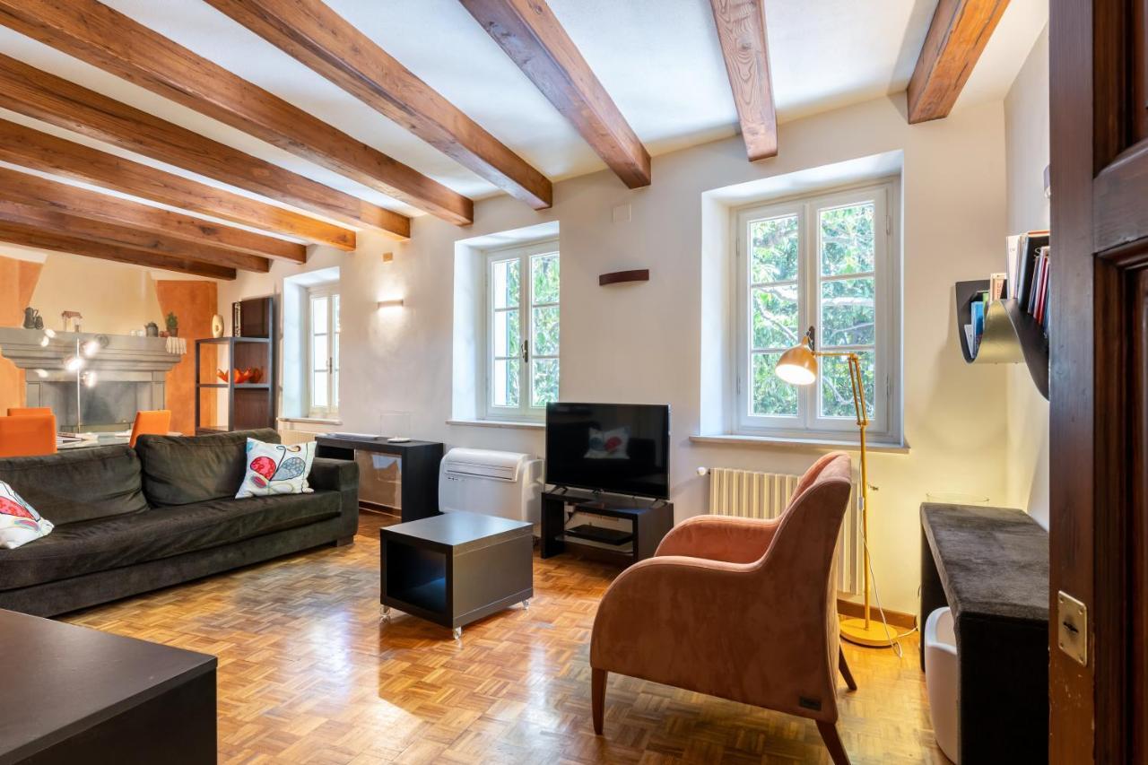 Piazza Napoleone Lovely Central Apartment Lucca Luaran gambar